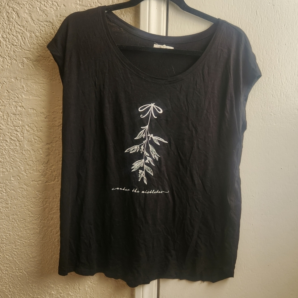 maurices- mistletoe graphic tee